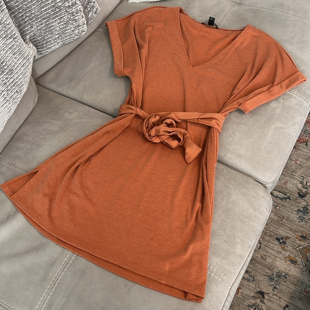 Forever 21 cute top with waist belt